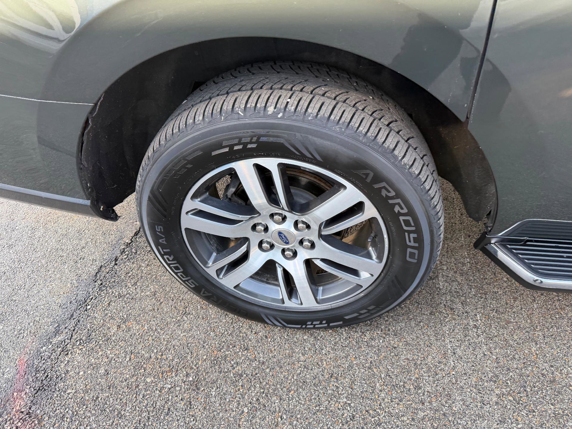 Used 2023 Ford Expedition Max XLT image 10