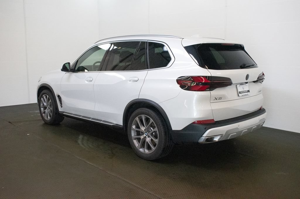 Used 2024 BMW X5 xDrive40i w/ Premium Package AWD/4WD image 6