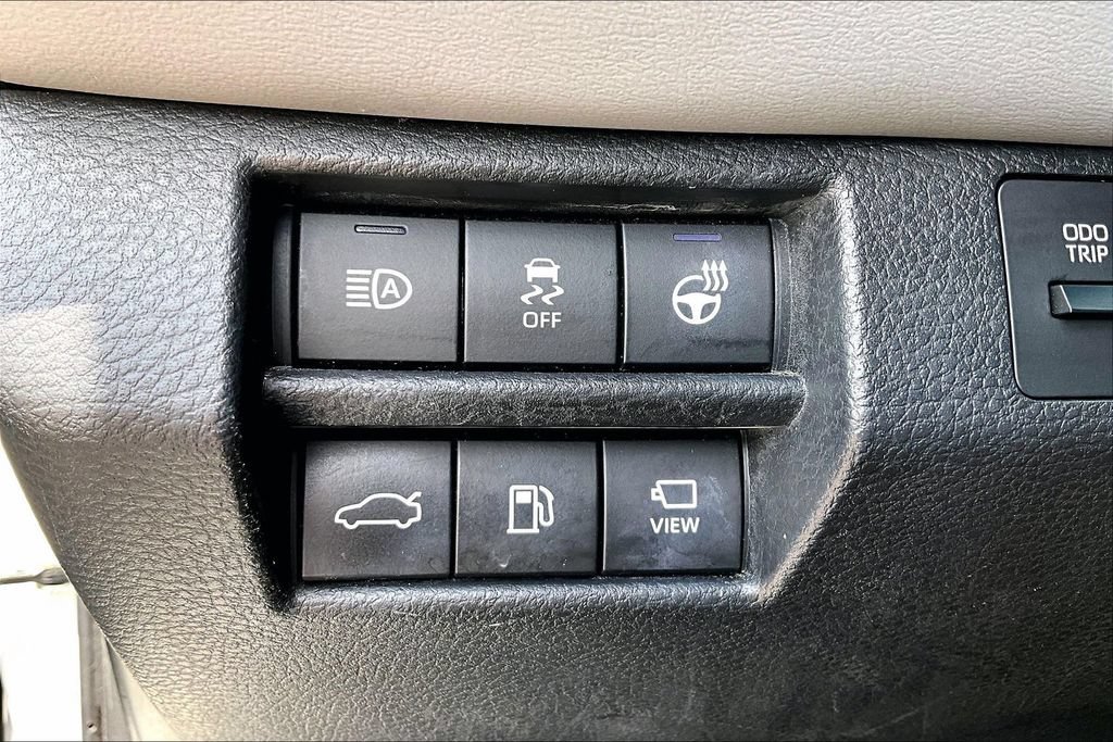 Used 2019 Toyota Avalon Limited w/ Advanced Safety Package FWD image 32