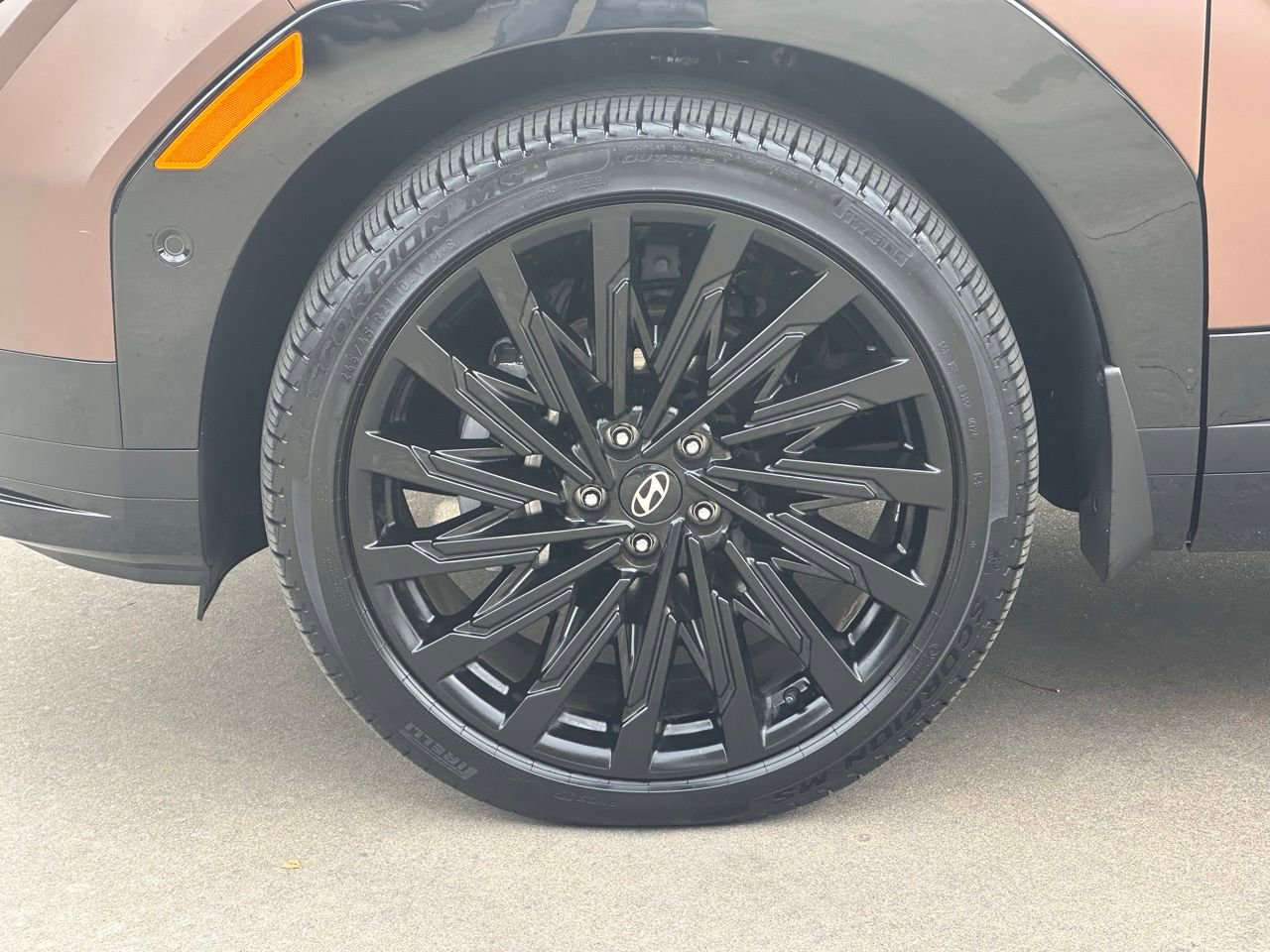 Used 2025 Hyundai Santa Fe Calligraphy image 9