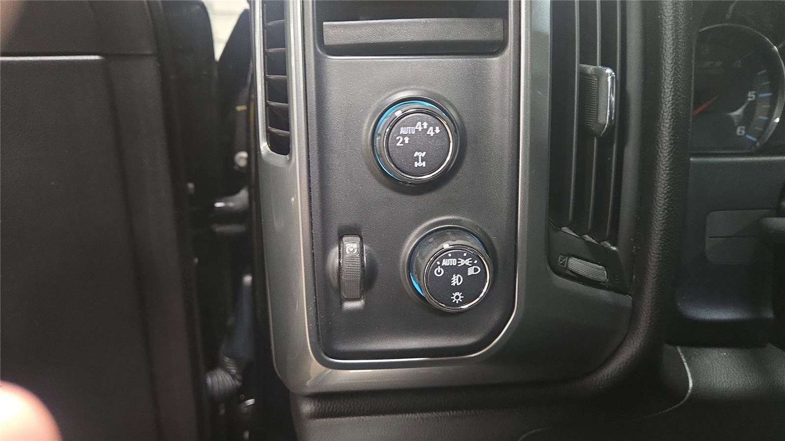 Used 2017 Chevrolet Silverado 1500 LT w/ All Star Edition image 32