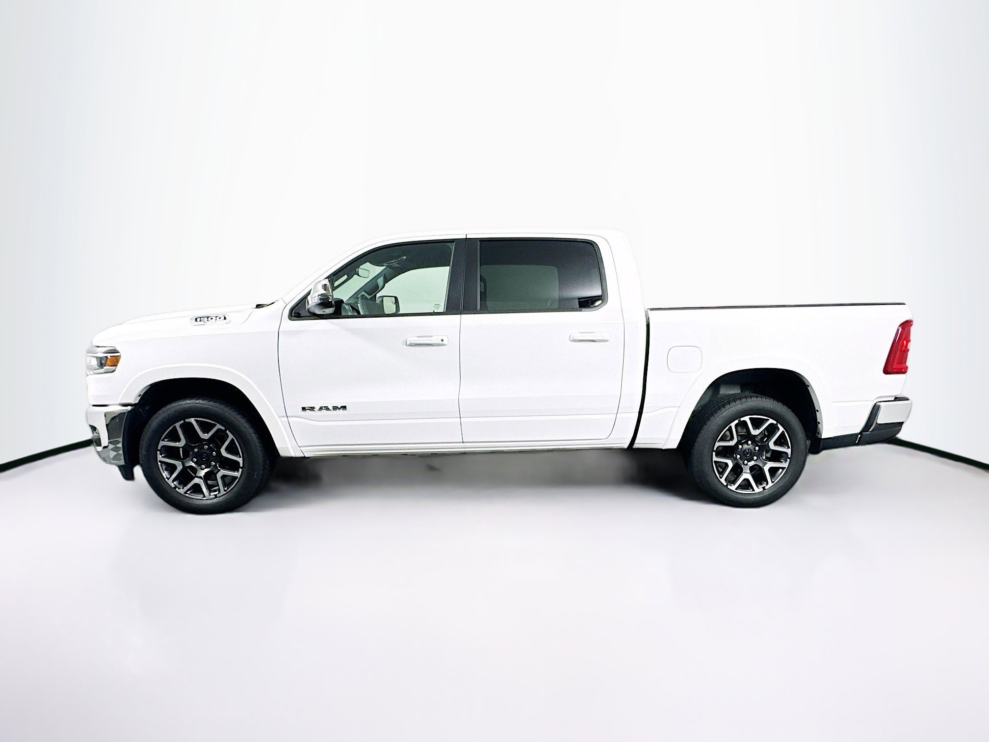 Used 2025 RAM 1500 Laramie image 4