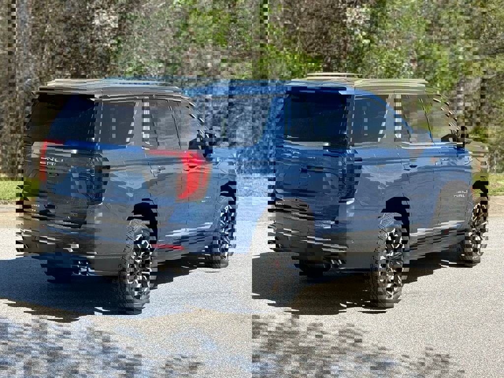 New 2026 GMC Yukon Denali w/ Denali Reserve Package image 14