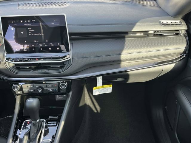 New 2026 Jeep Compass Latitude image 16