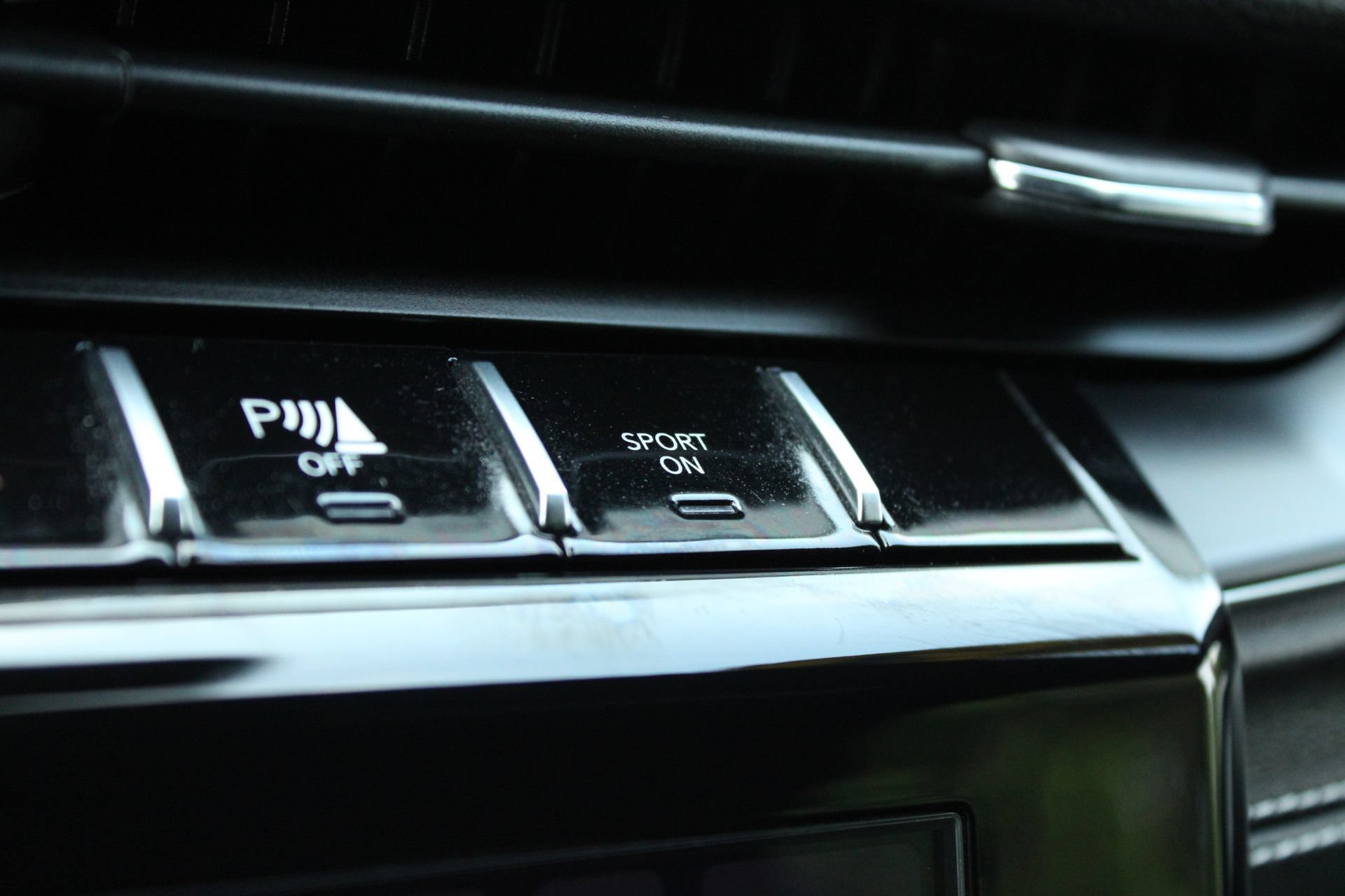 Used 2023 Jeep Grand Cherokee Altitude AWD/4WD image 40