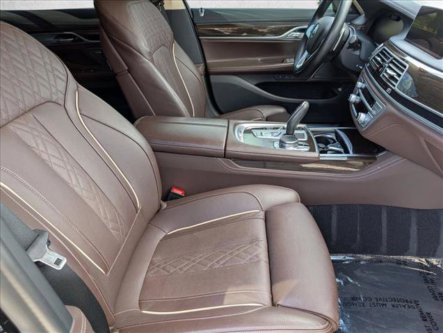 Used 2022 BMW 750i xDrive AWD/4WD image 23