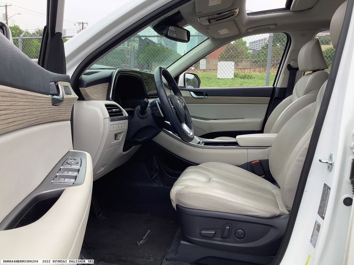 Used 2022 Hyundai Palisade SEL w/ Premium Package FWD image 13