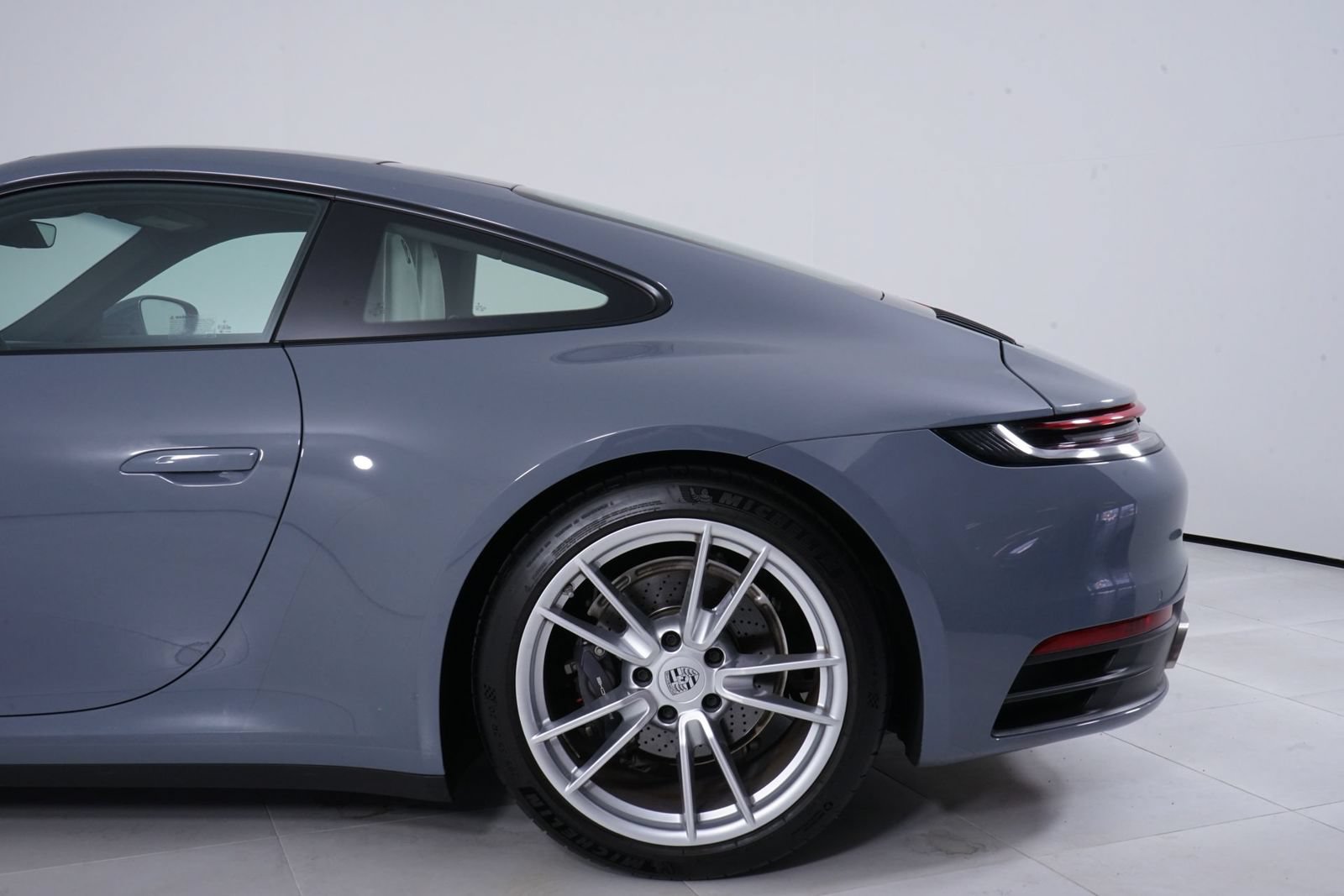 Used 2024 Porsche 911 Carrera RWD image 12