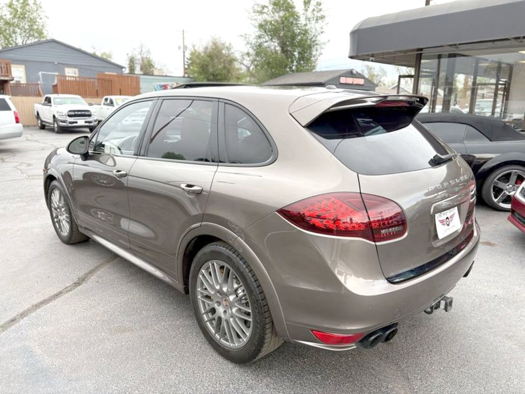 Used 2014 Porsche Cayenne GTS AWD/4WD image 3