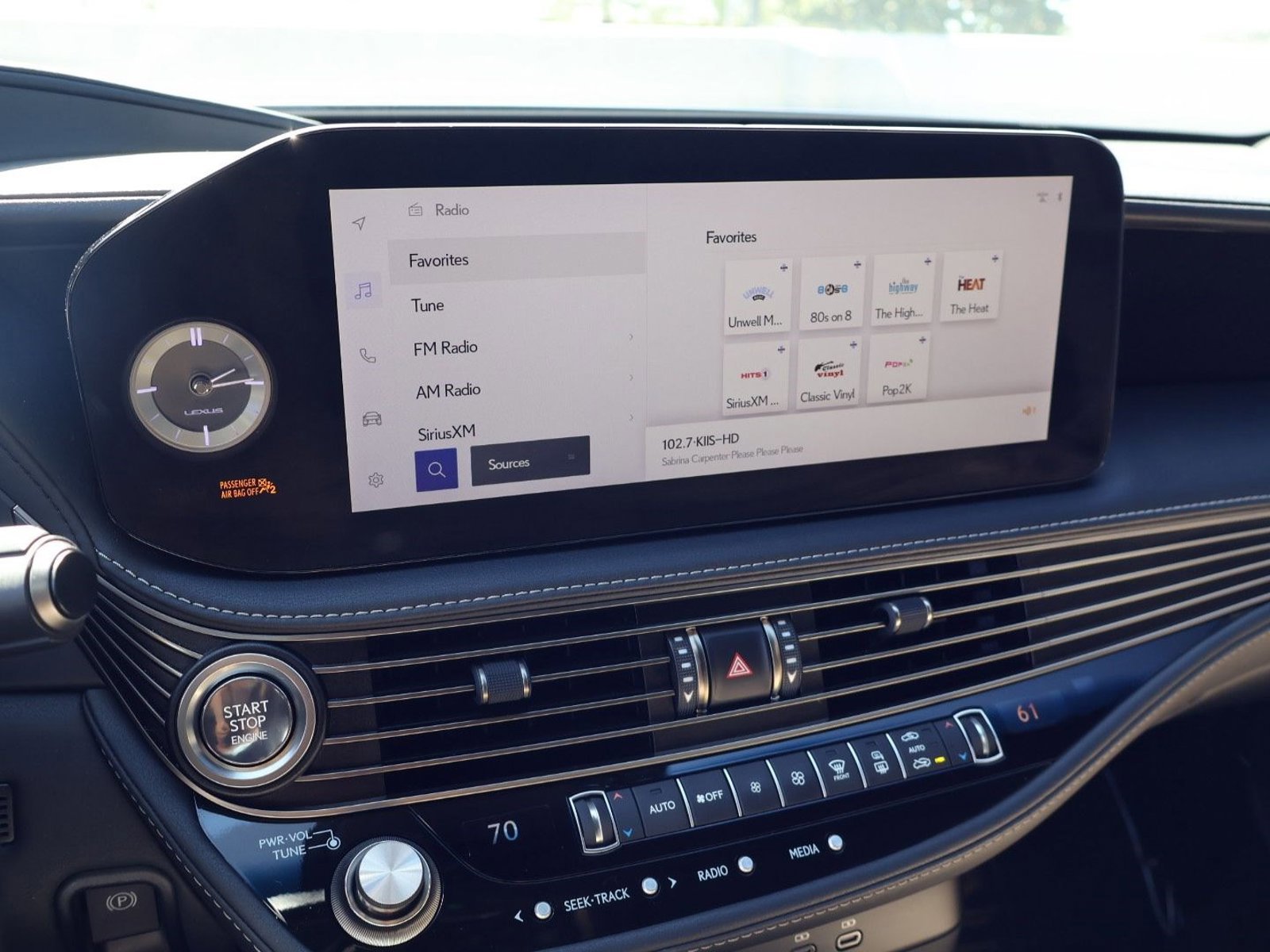 Used 2023 Lexus LS 500 w/ Accessory Package (Z2) image 17
