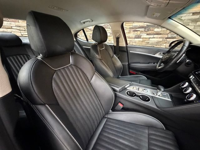 Used 2022 Genesis G70 3.3T AWD/4WD image 17