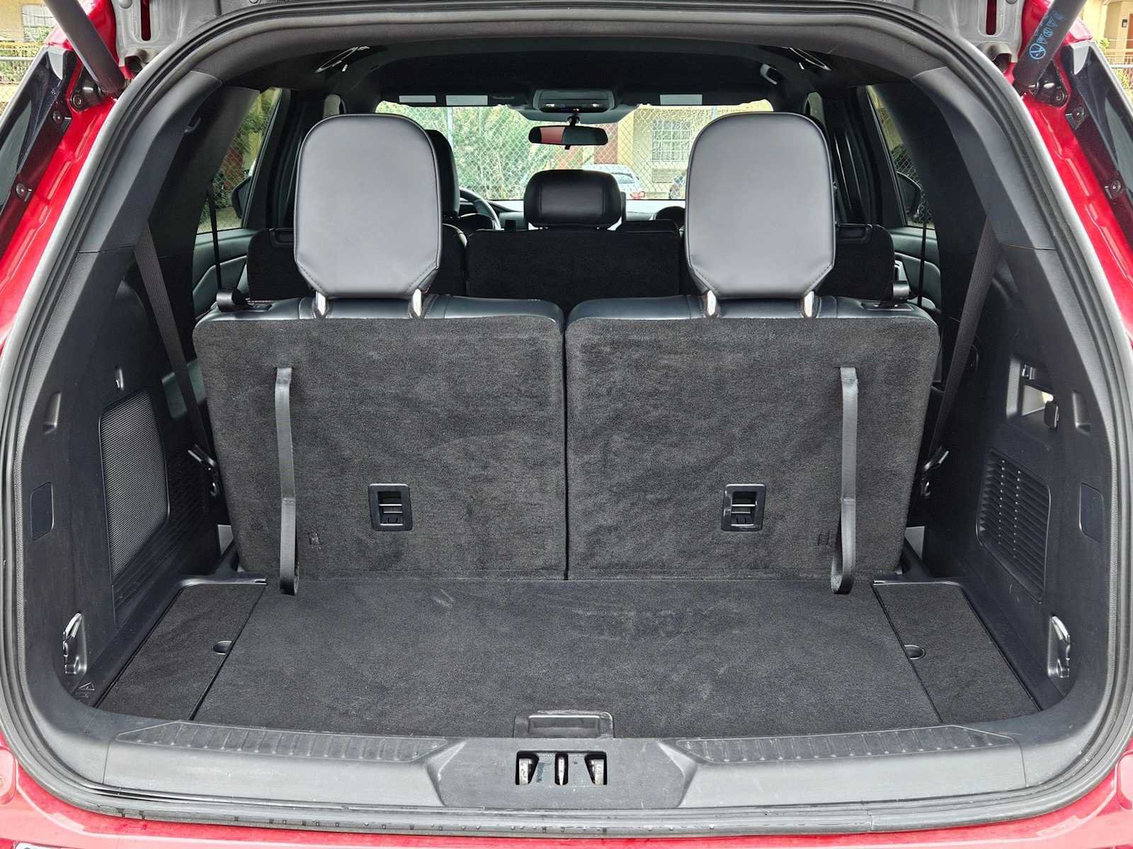 Used 2025 Ford Explorer ST-Line RWD image 25