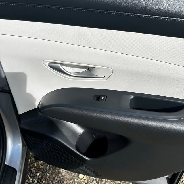 Certified 2025 Hyundai Tucson SE image 13