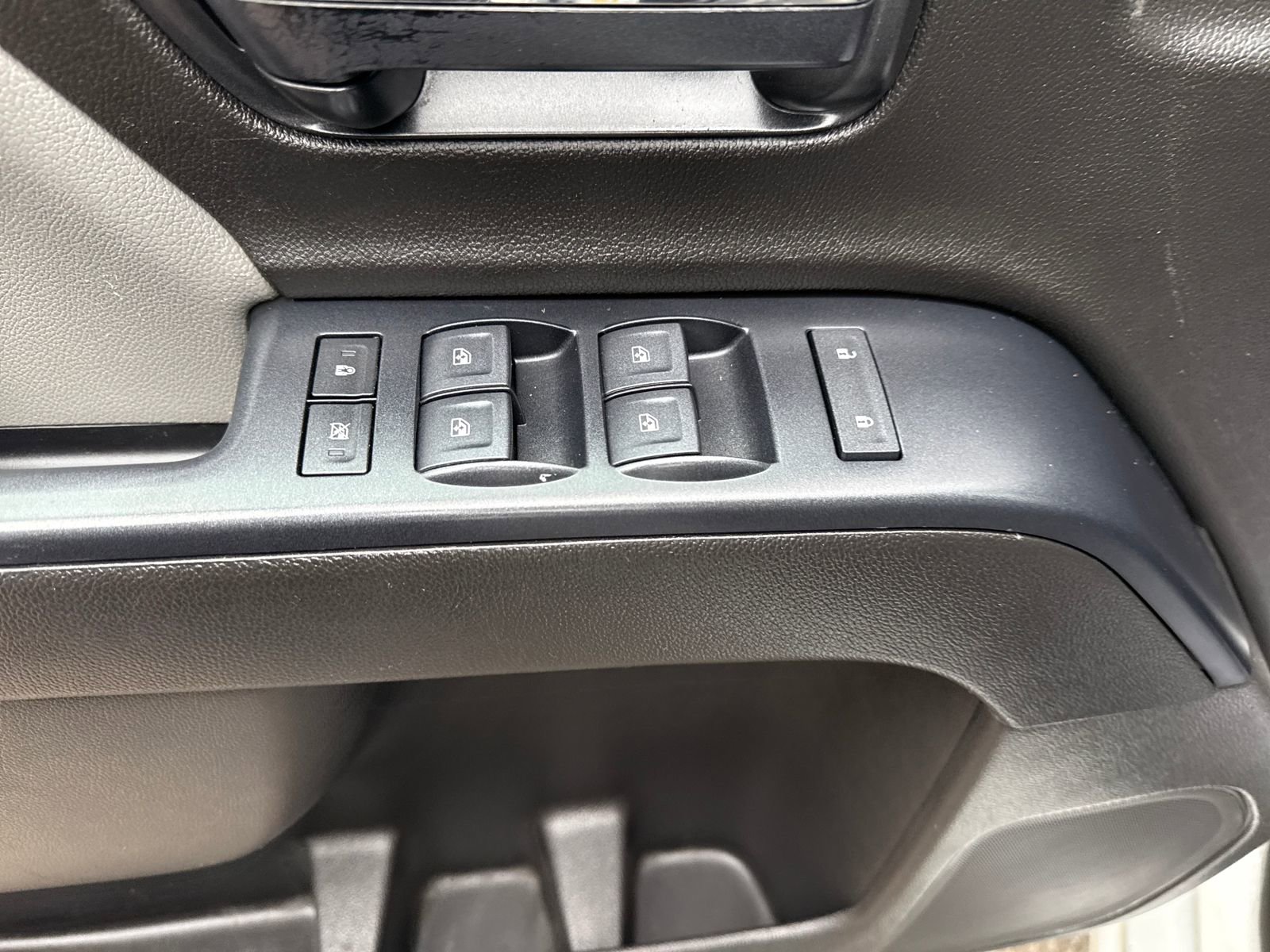 Used 2018 Chevrolet Silverado 1500 W/T w/ Trailering Package image 11