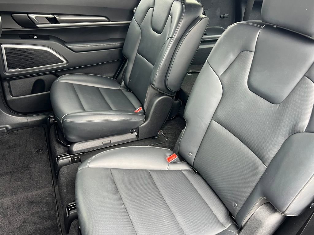 Used 2025 Kia Telluride S image 12