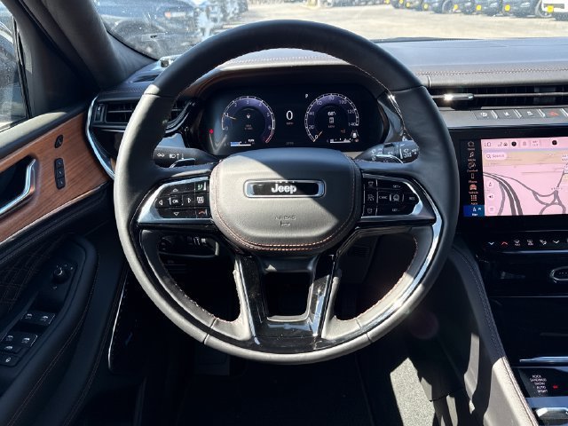 New 2026 Jeep Grand Cherokee Summit w/ Obsidian Package AWD/4WD image 13
