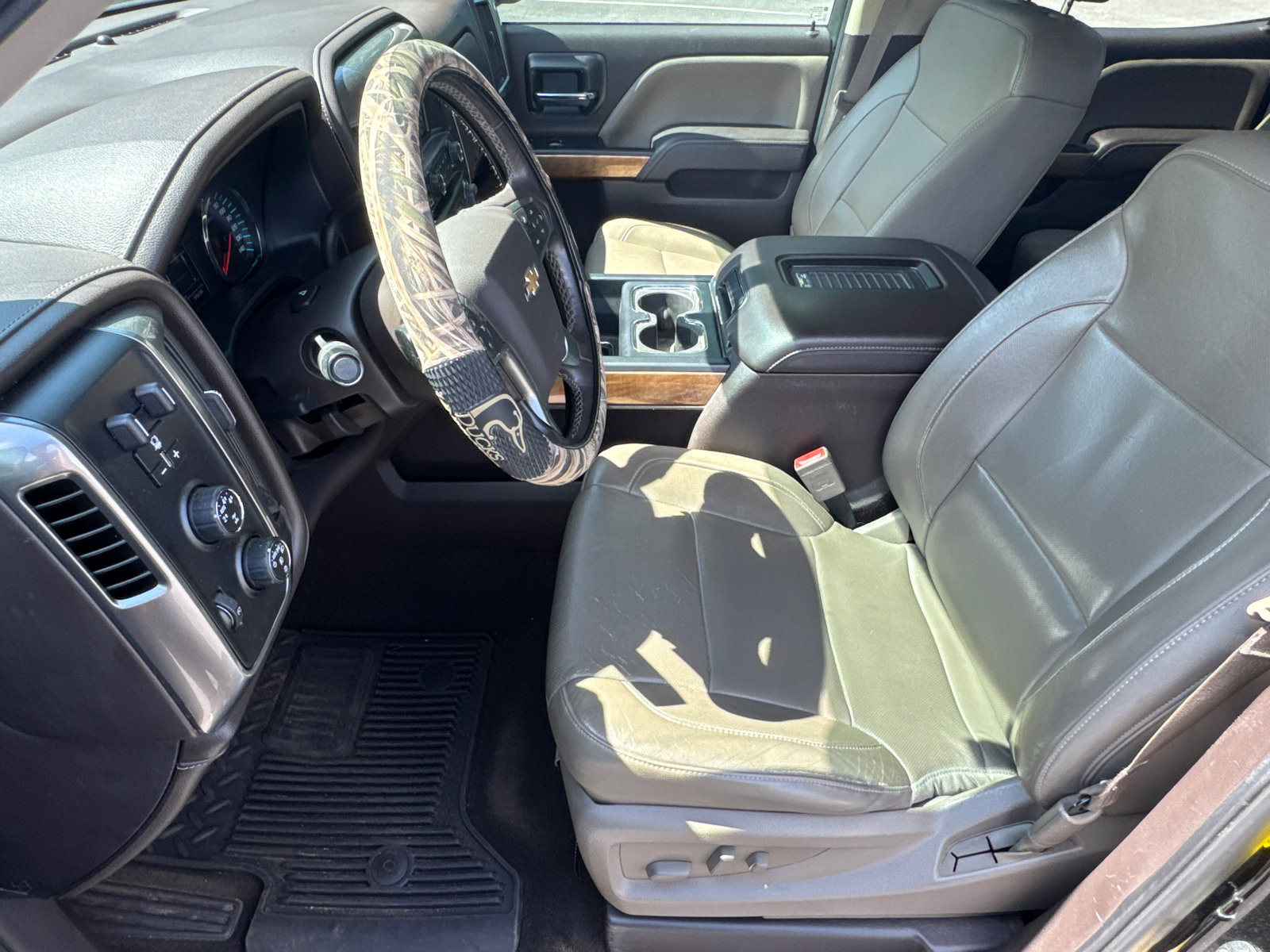 Used 2016 Chevrolet Silverado 1500 LTZ w/ Sport Package AWD/4WD image 9