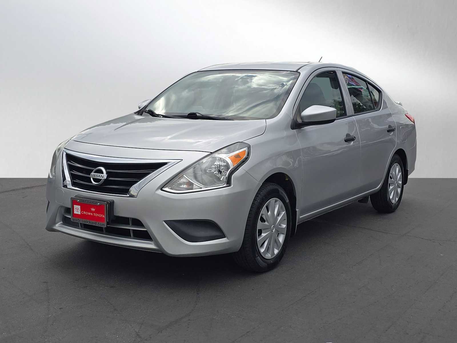 Used 2019 Nissan Versa S Plus image 3