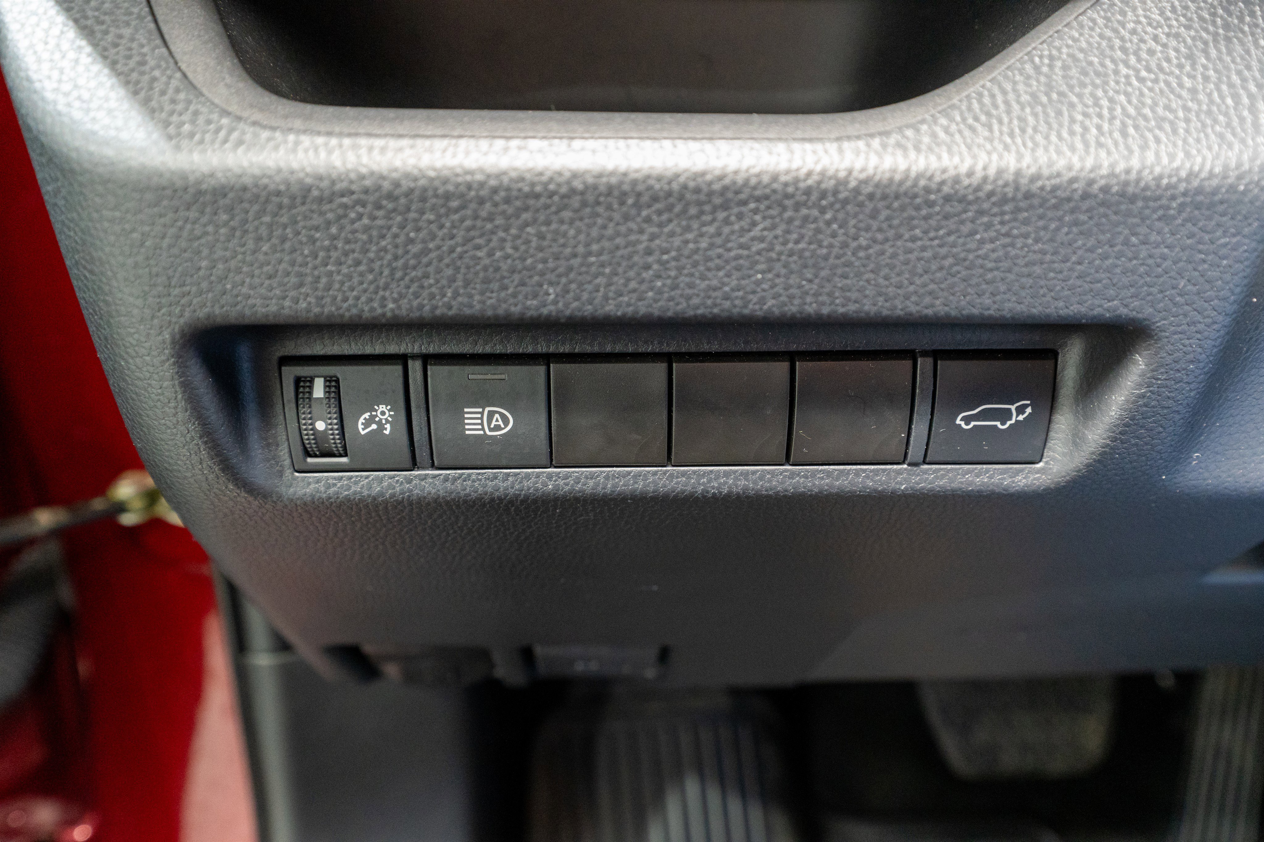 Used 2022 Toyota RAV4 XLE w/ Convenience Package image 29