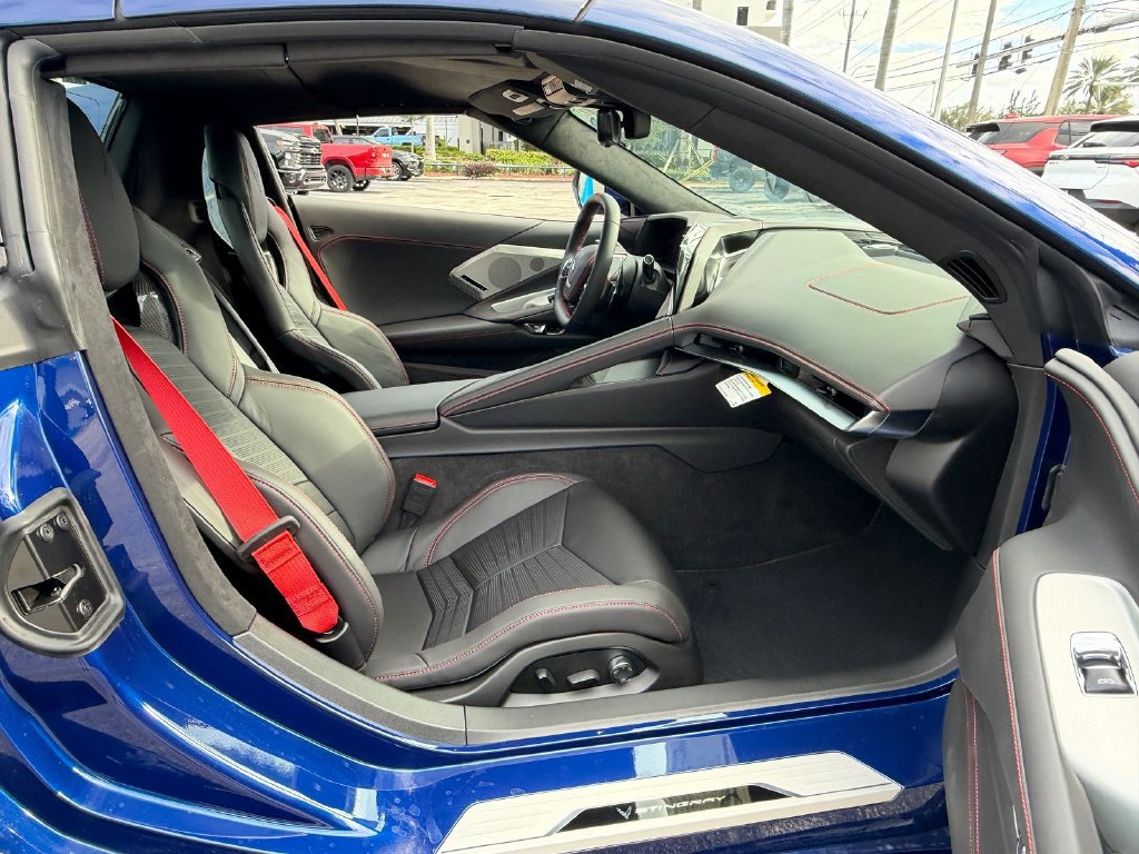 New 2027 Chevrolet Corvette Stingray Convertible w/ Battery Protection Package RWD image 11