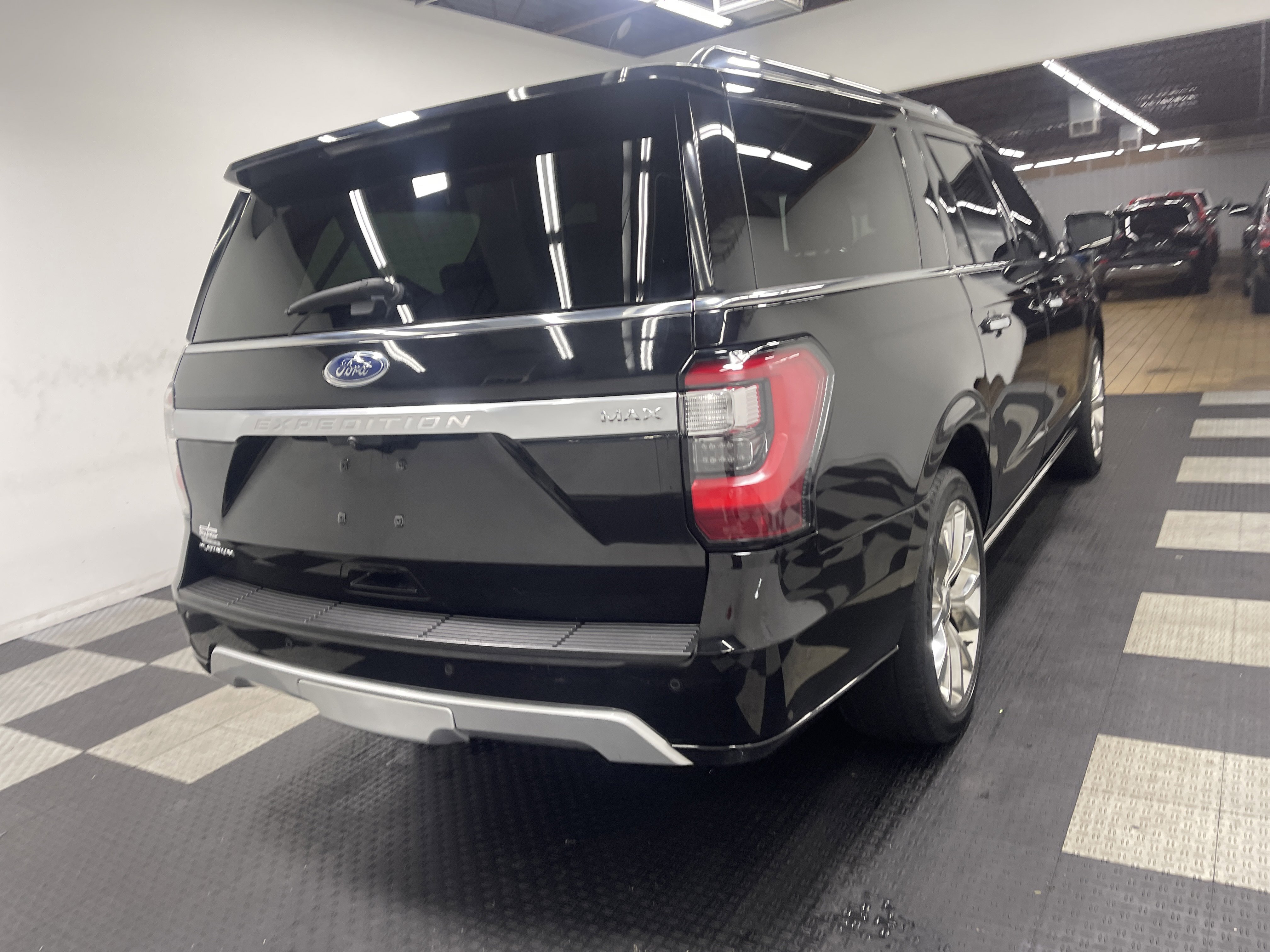 Used 2019 Ford Expedition Max Platinum image 5
