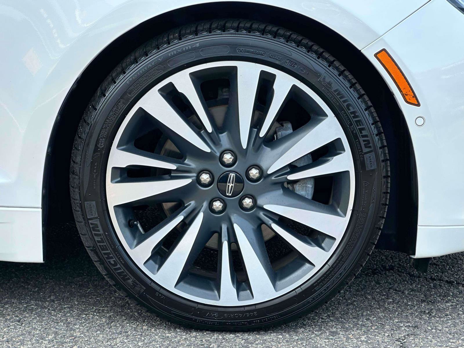 Used 2020 Lincoln MKZ Reserve w/ Elements Package image 9