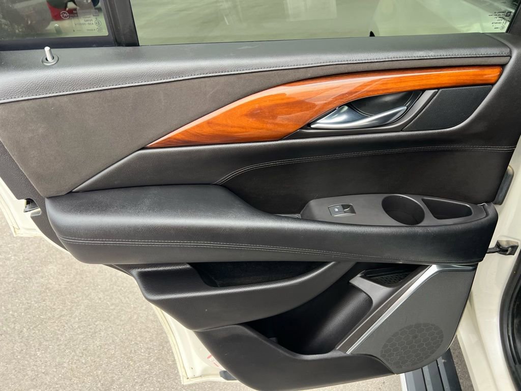Used 2015 Cadillac Escalade Premium image 20
