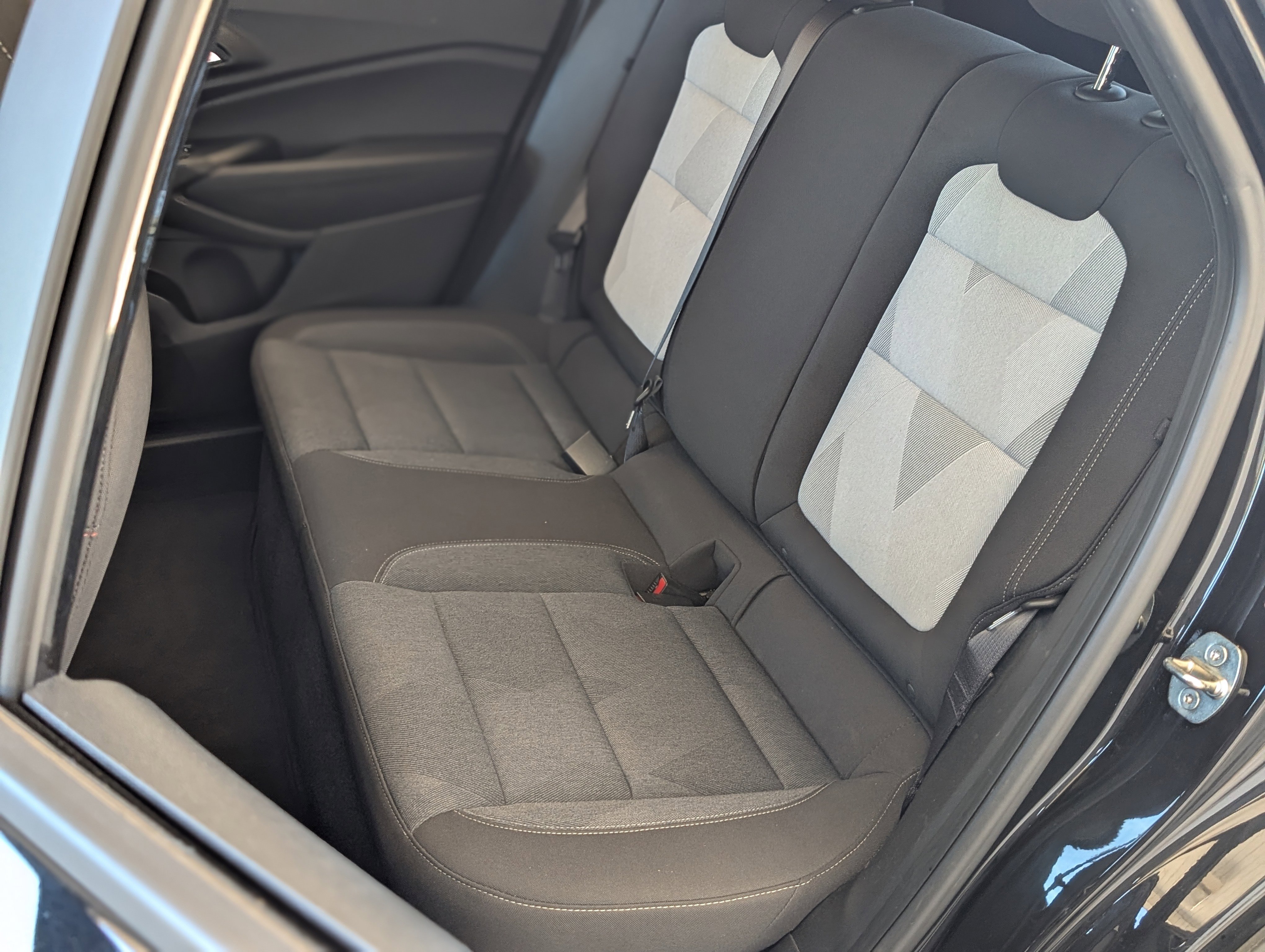 Used 2024 Chevrolet Trax RS w/ Sunroof Package FWD image 18