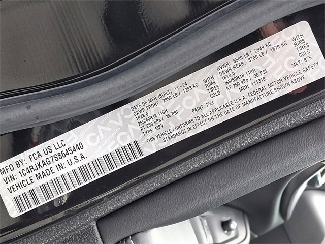 New 2025 Jeep Grand Cherokee L Laredo image 18