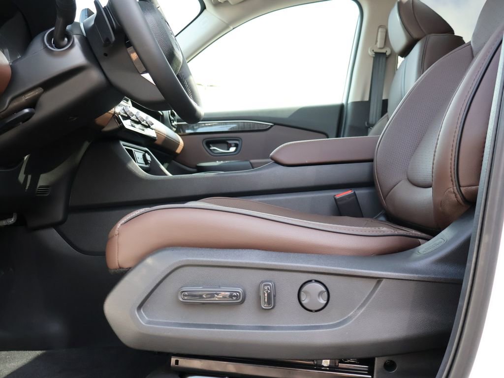 Certified 2025 Honda Pilot Elite image 34