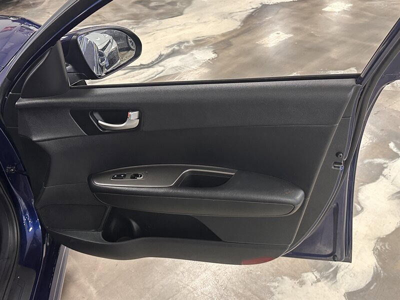 Used 2020 Kia Optima LX image 18