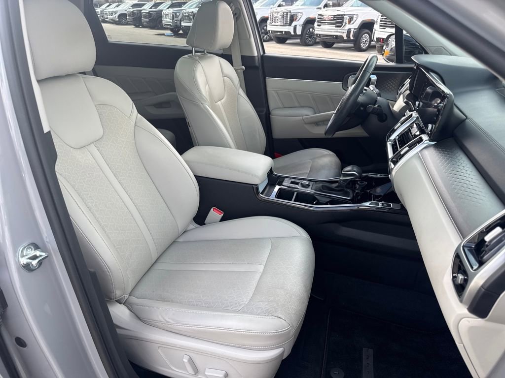 Used 2023 Kia Sorento SX image 13