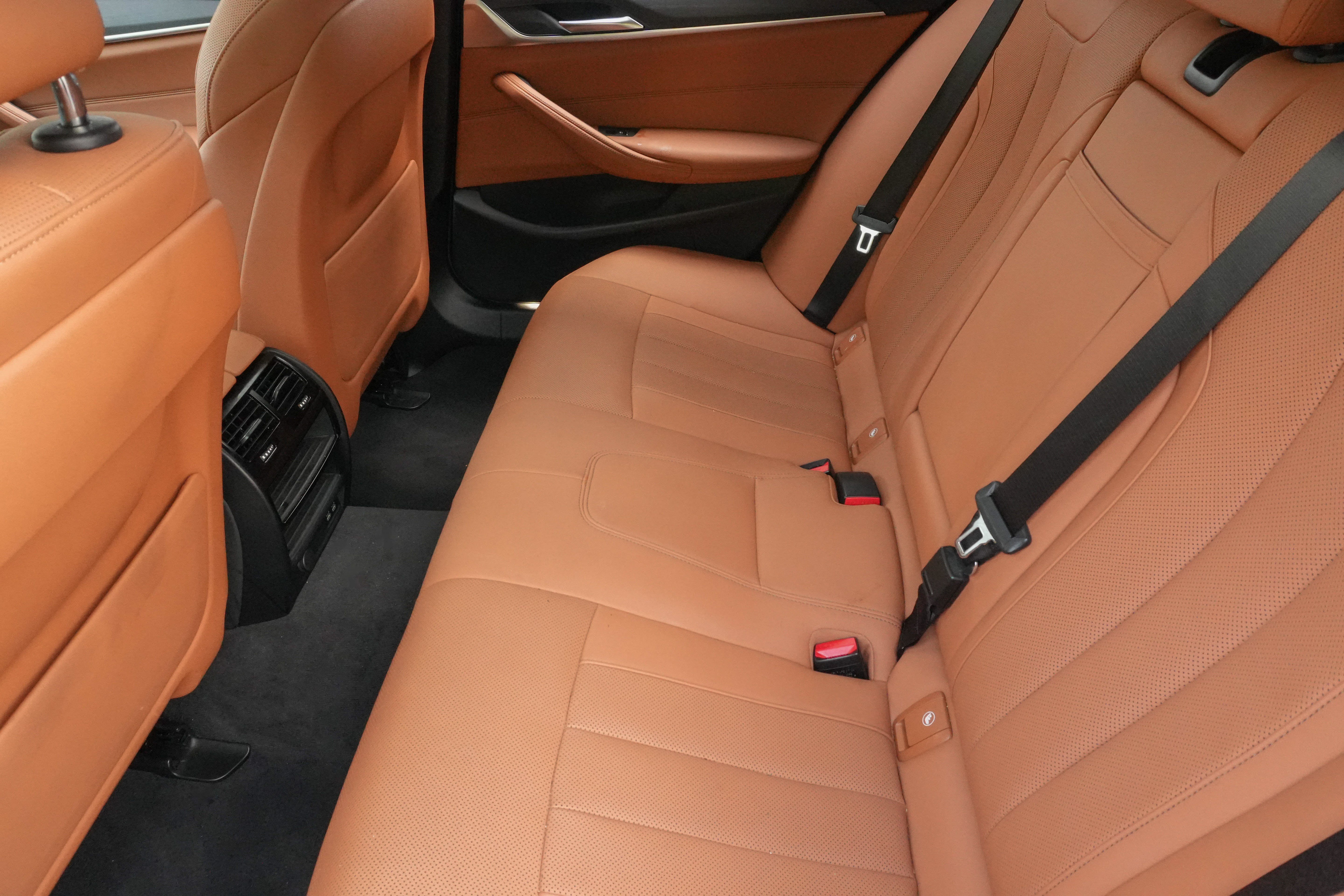 Used 2023 BMW 540i w/ M Sport Package RWD image 31