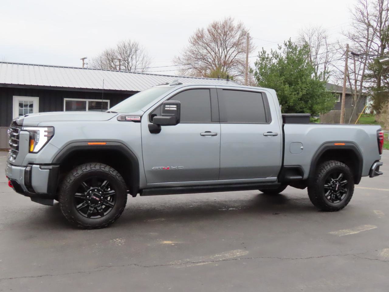 Used 2024 GMC Sierra 2500 AT4 w/ AT4 Premium Plus Package image 2