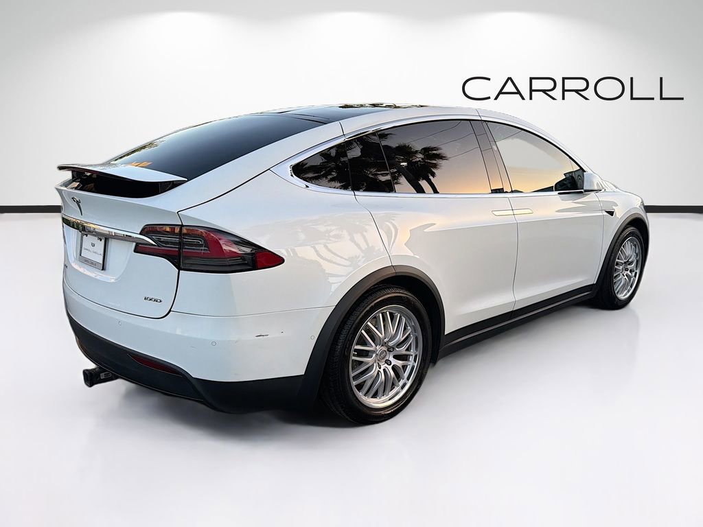 Used 2018 Tesla Model X 75D AWD/4WD image 3