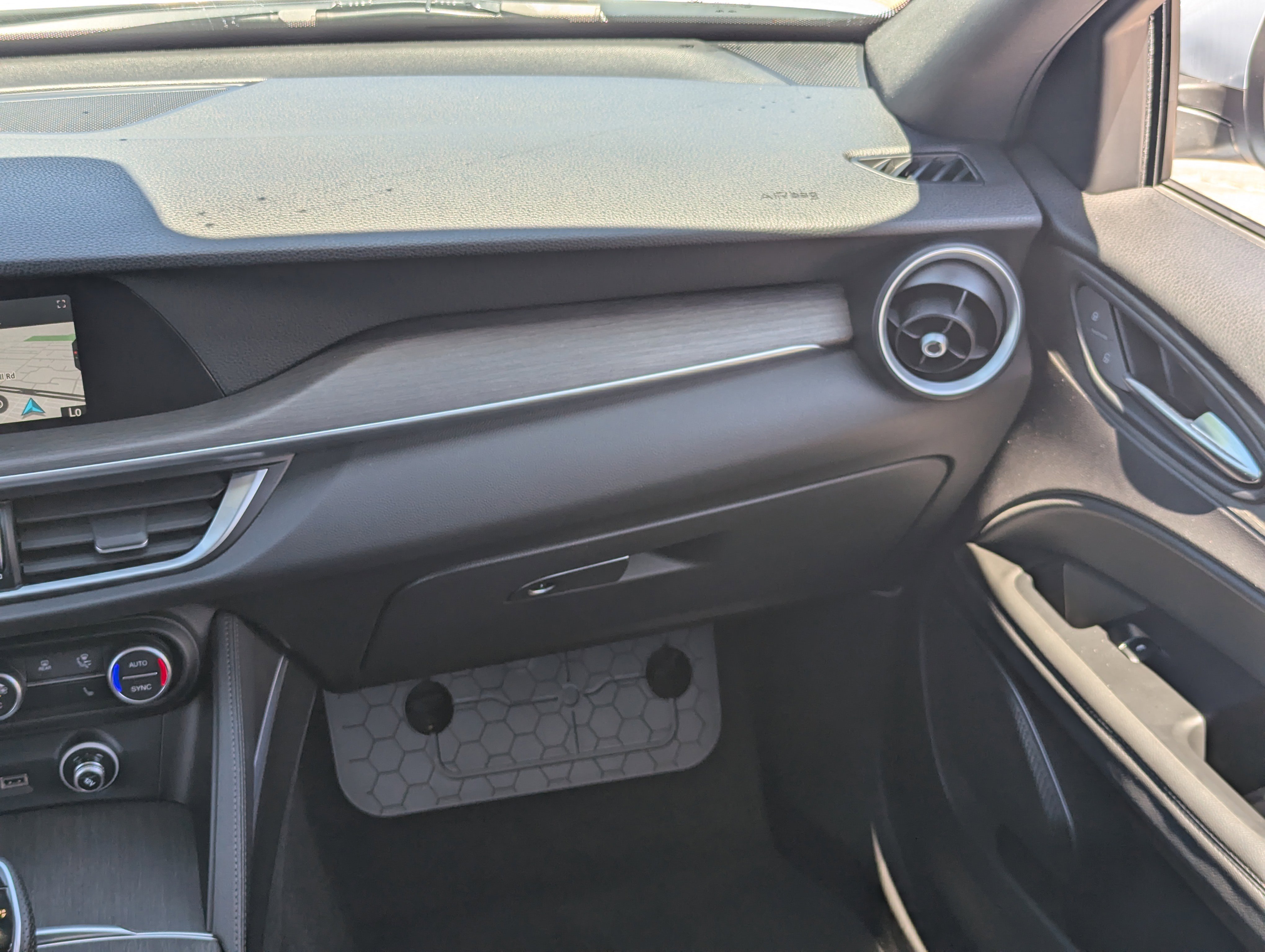 Used 2023 Alfa Romeo Stelvio Ti w/ Active Assist Plus Package image 16