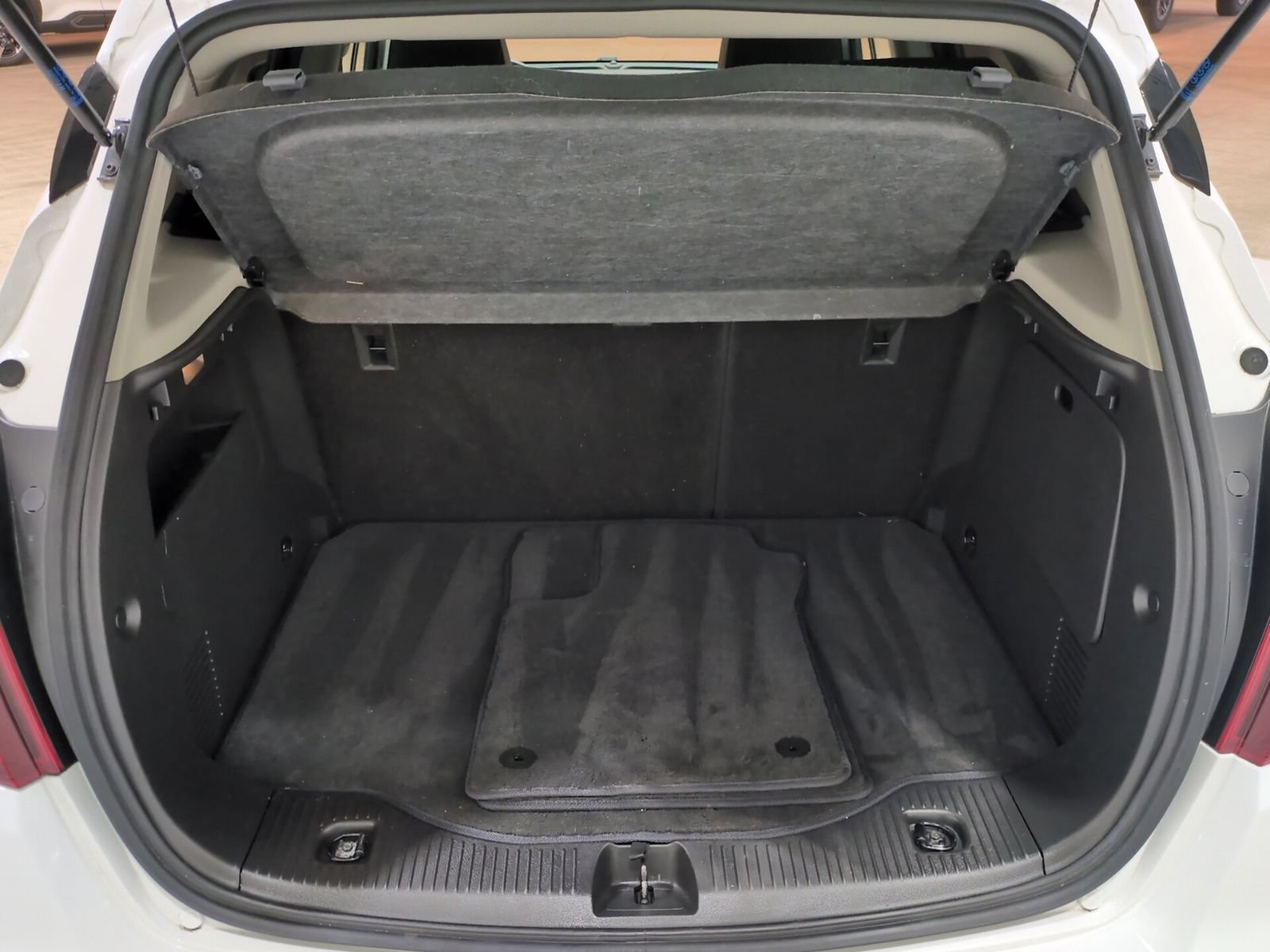 Used 2021 Buick Encore Preferred w/ Safety Package II FWD image 12