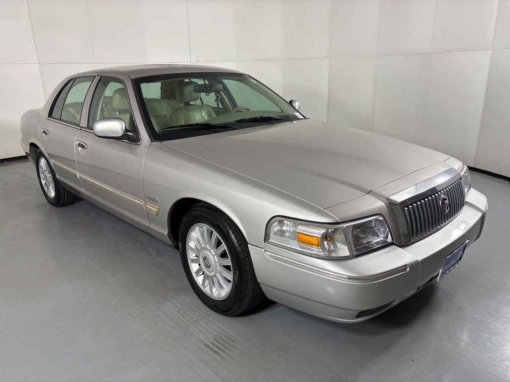 Used 2010 Mercury Grand Marquis LS image 2