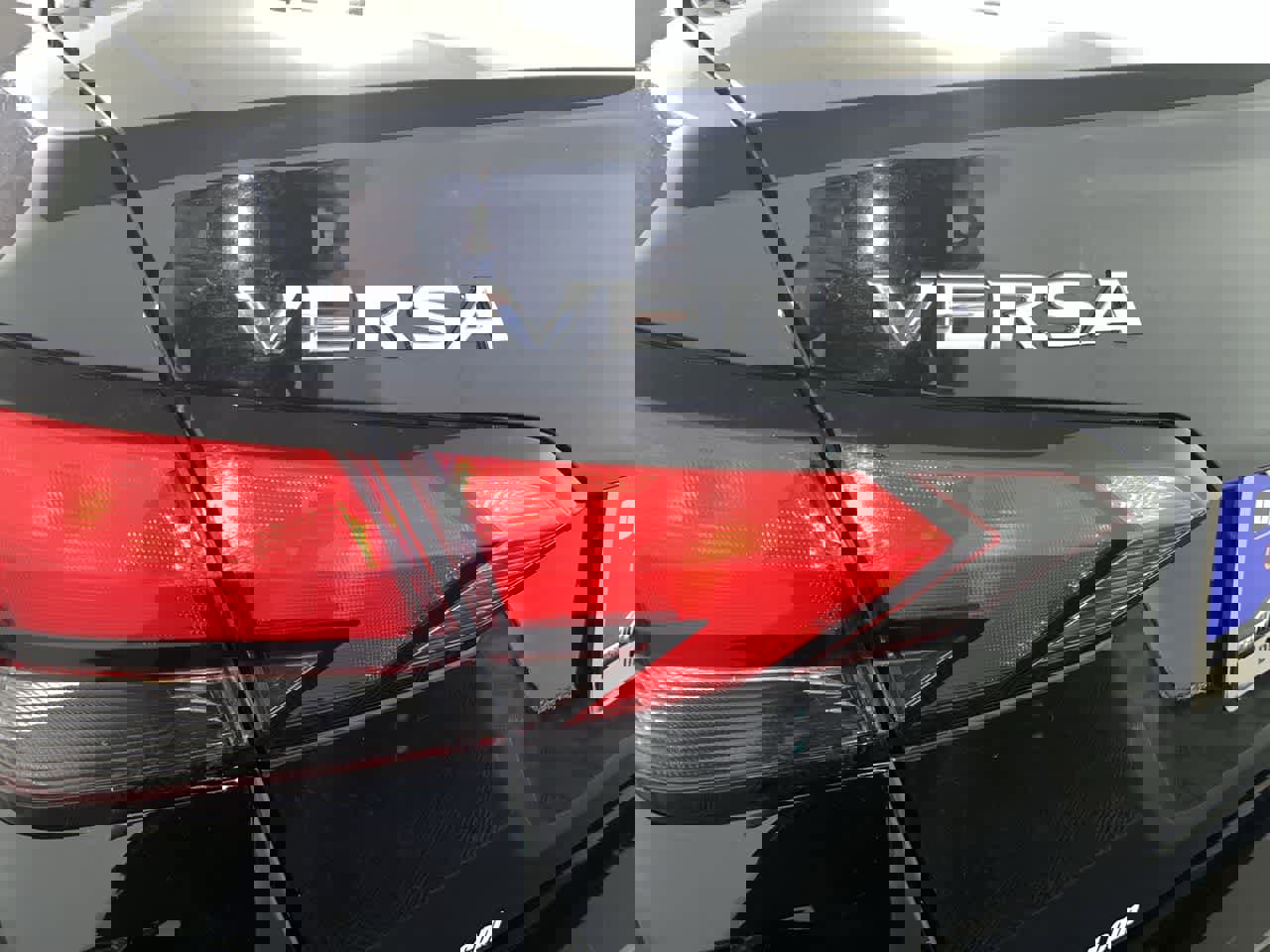 Used 2024 Nissan Versa SV image 11