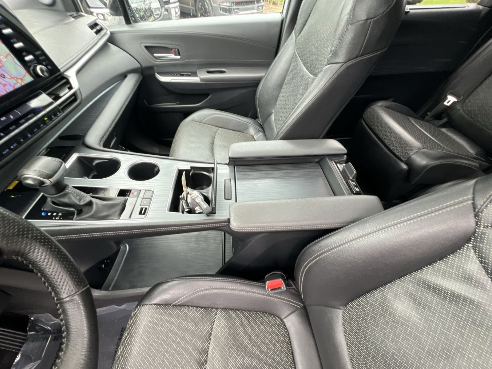 Used 2023 Toyota Sienna XSE AWD/4WD image 23