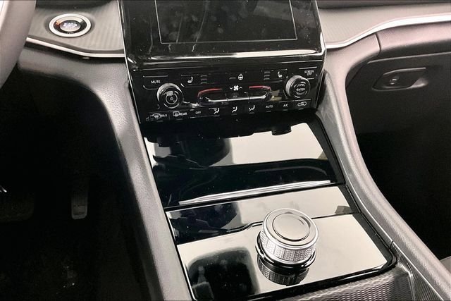 New 2026 Jeep Grand Cherokee L Laredo image 7