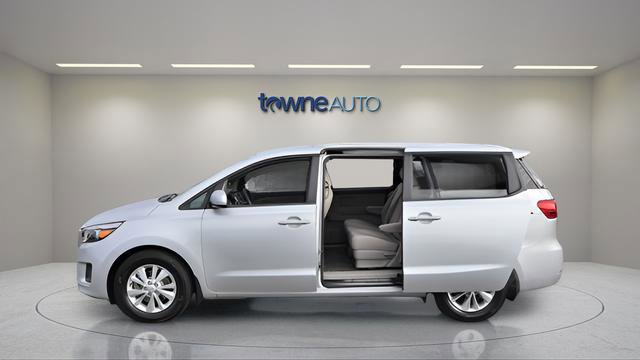Used 2016 Kia Sedona LX FWD image 3
