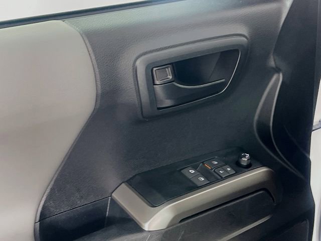 Used 2023 Toyota Tacoma SR5 AWD/4WD image 18