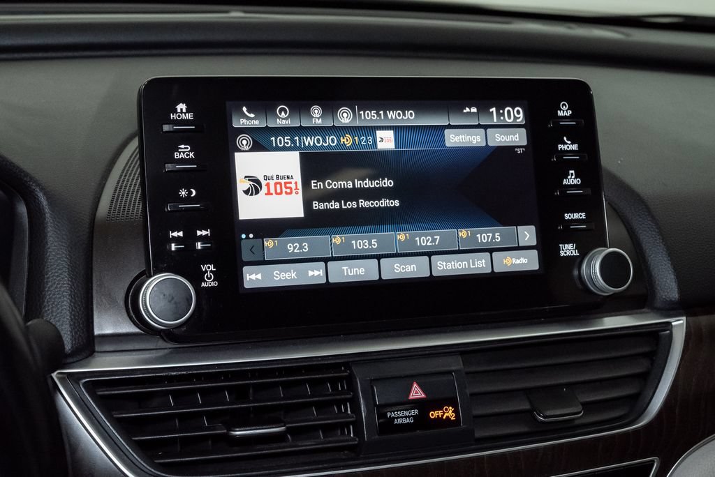 Used 2018 Honda Accord Touring image 19
