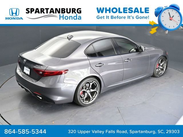 Used 2017 Alfa Romeo Giulia Ti w/ TI 19" Sport Package RWD image 28
