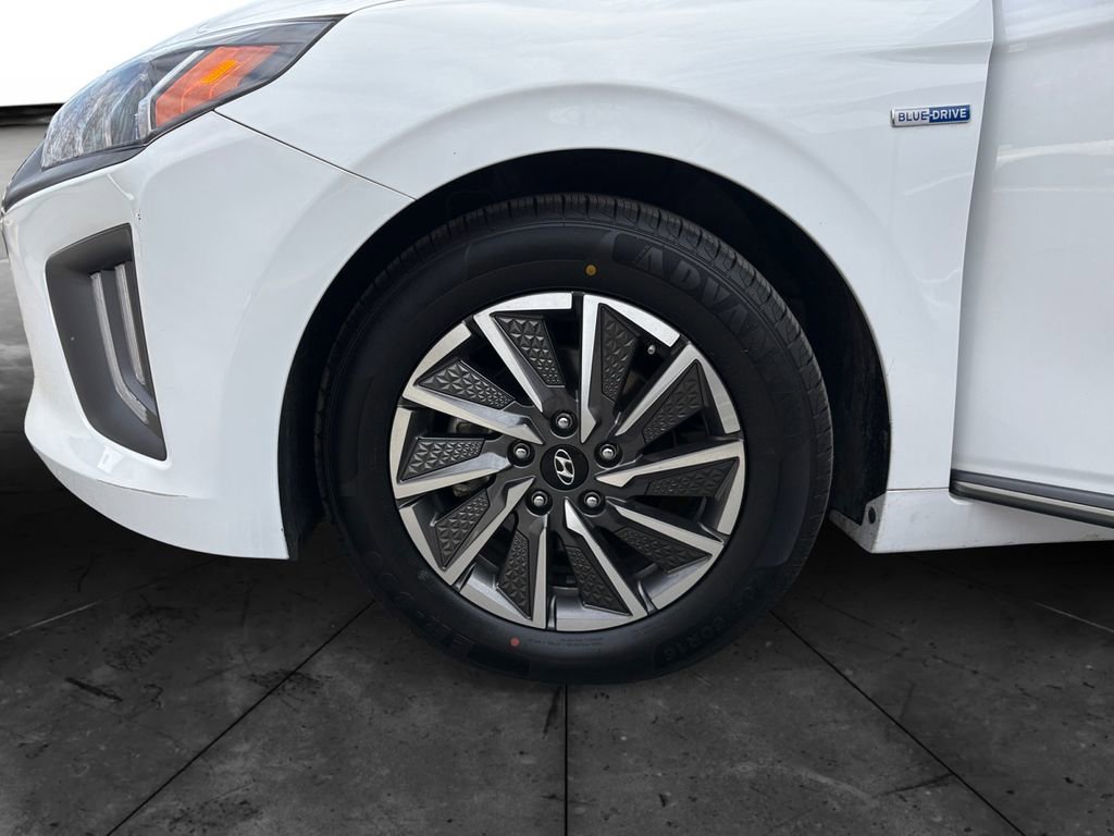 Used 2020 Hyundai Ioniq Limited image 14