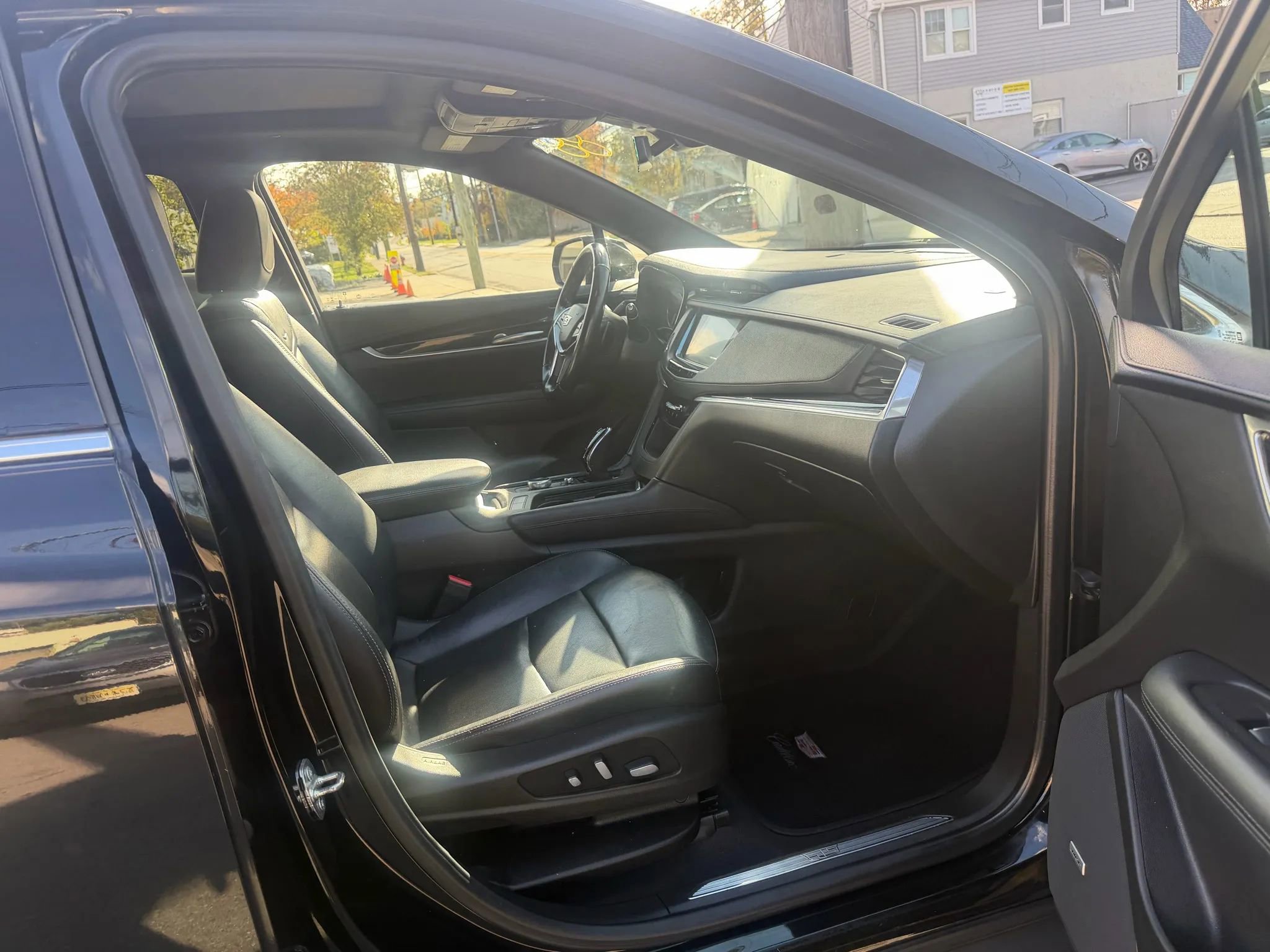 Used 2020 Cadillac XT5 Premium Luxury FWD image 12