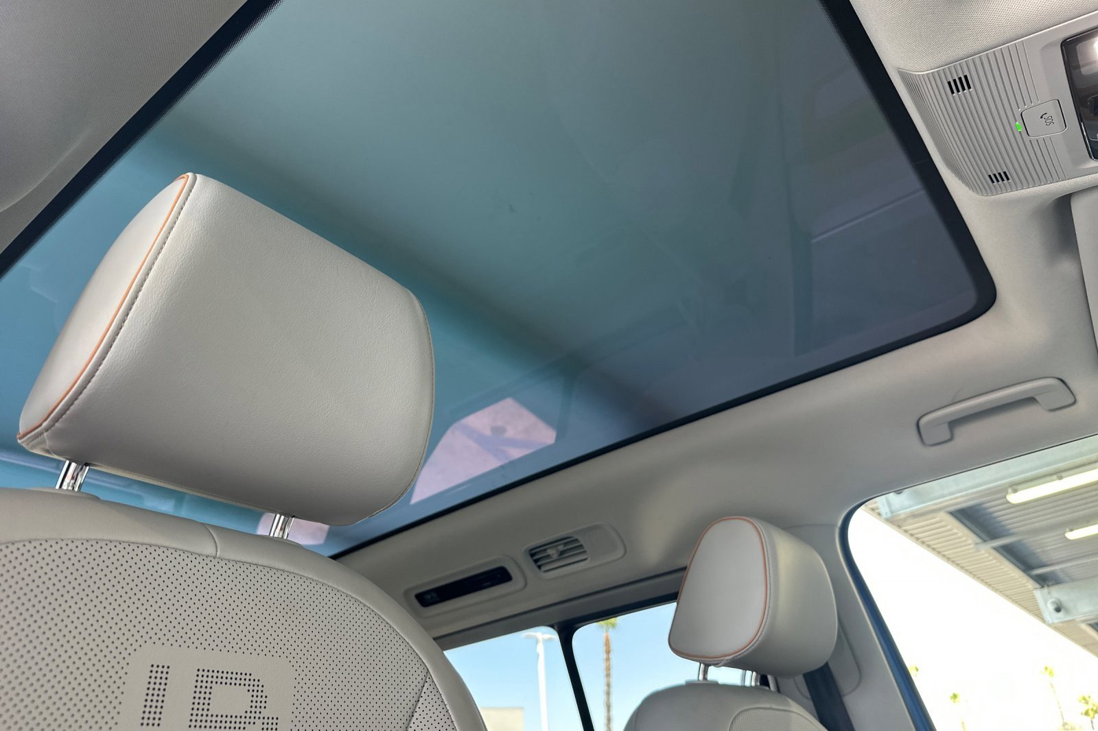 Used 2025 Volkswagen ID. Buzz 1st Edition RWD image 17