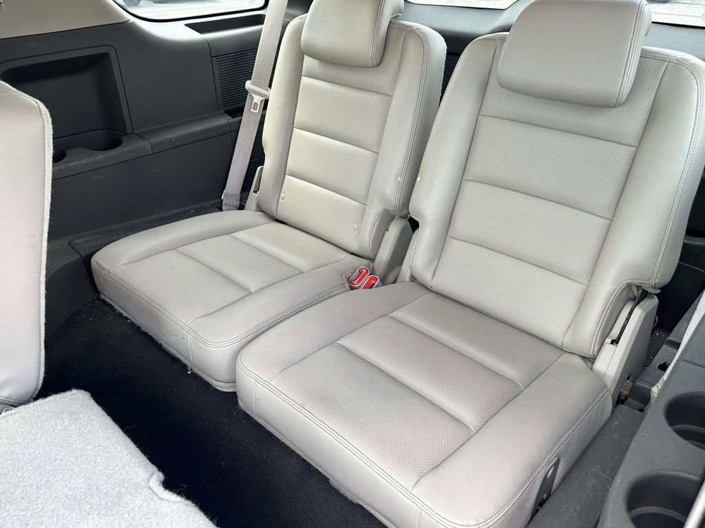 Used 2009 Ford Taurus X Limited FWD image 11