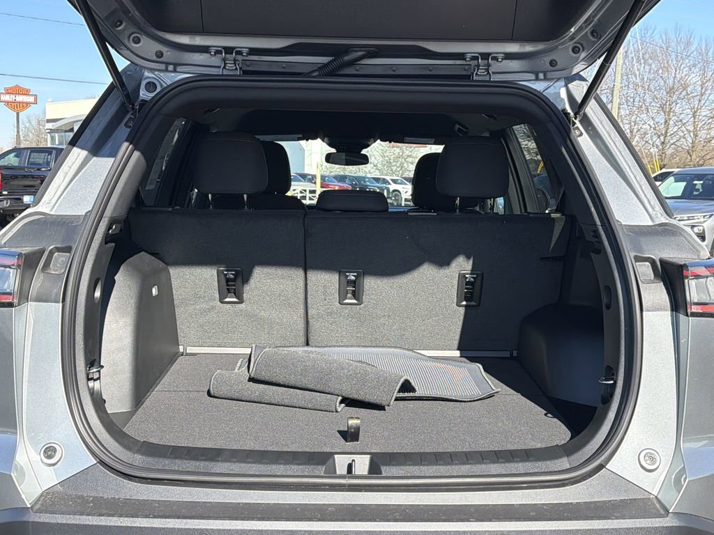 New 2026 Chevrolet Equinox LT image 18